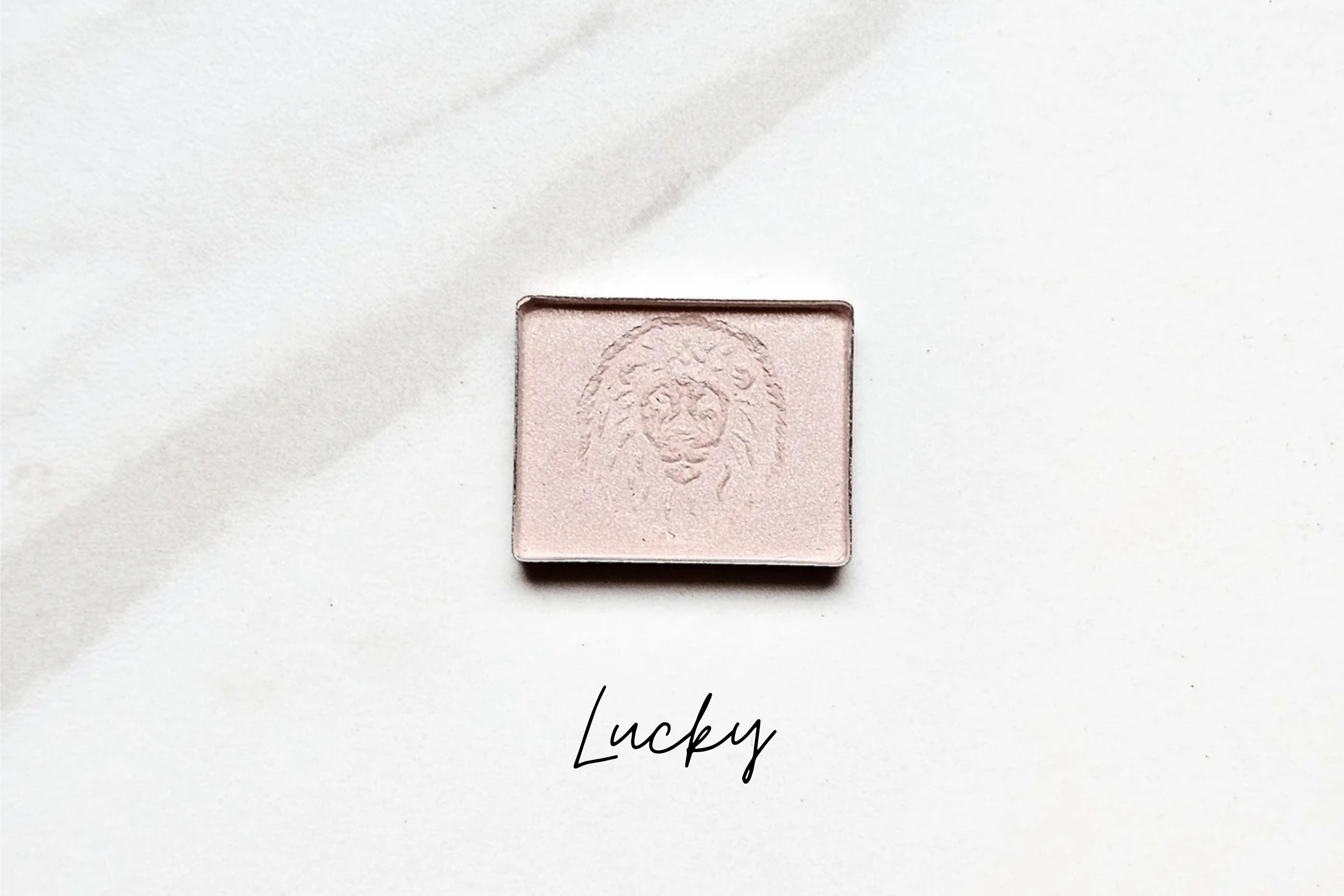 Earth-made organic eyeshadow in Lucky shade