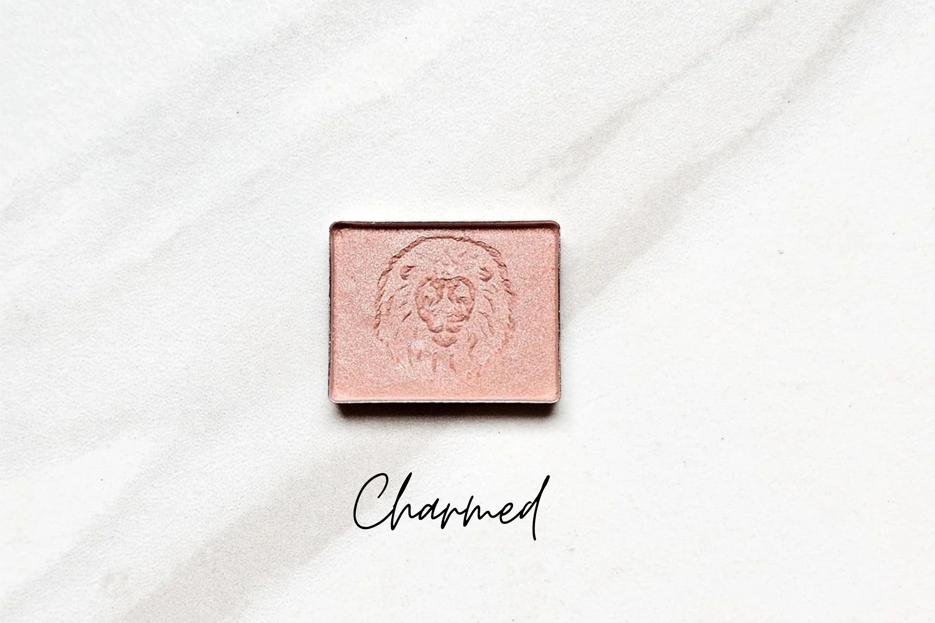 Earth-made organic eyeshadow in Charmed shade